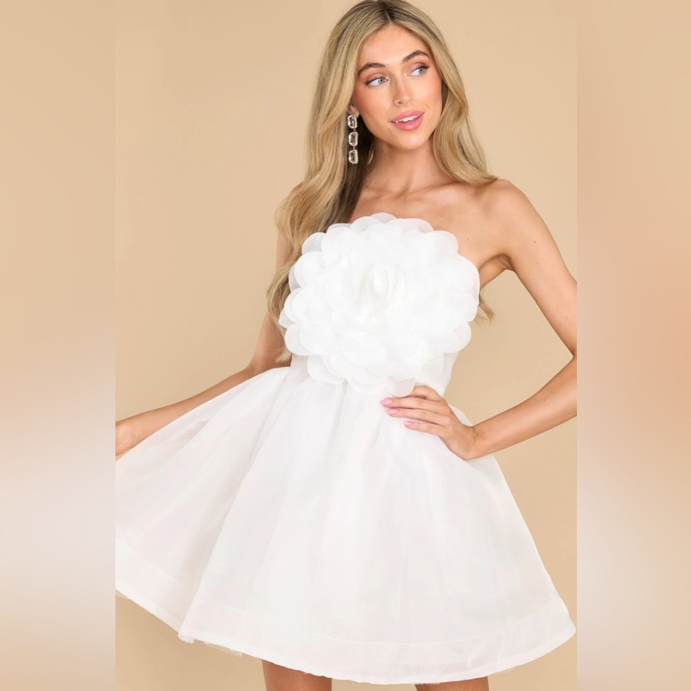 Top of the Clouds Elegant White Strapless Dress with Floral Detail